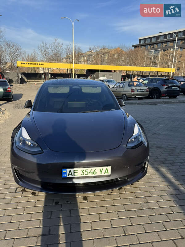 Tesla Model 3 2022
