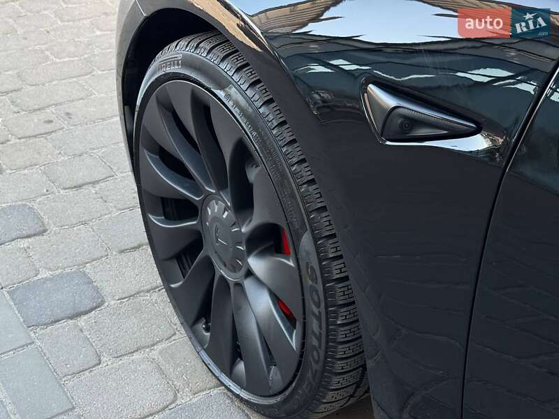 Седан Tesla Model 3 2022 в Луцке