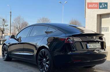 Седан Tesla Model 3 2022 в 