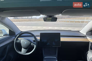 Седан Tesla Model 3 2021 в 
