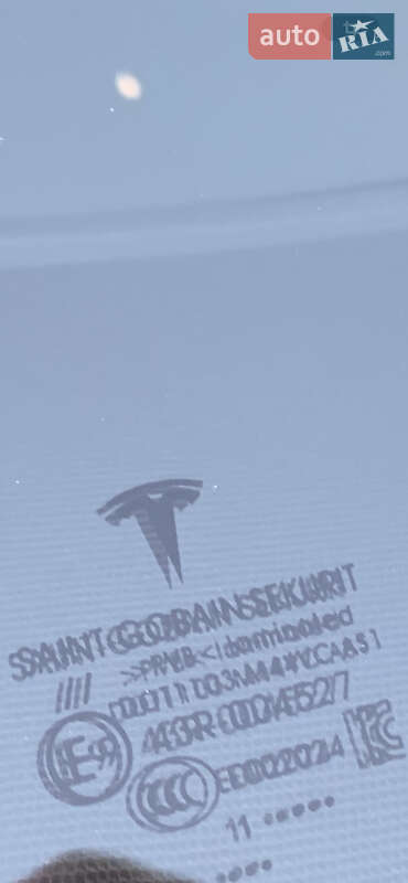 Седан Tesla Model 3 2021 в Киеве