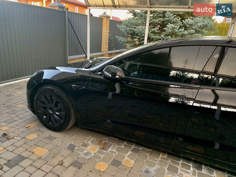 Седан Tesla Model 3 2021 в Киеве
