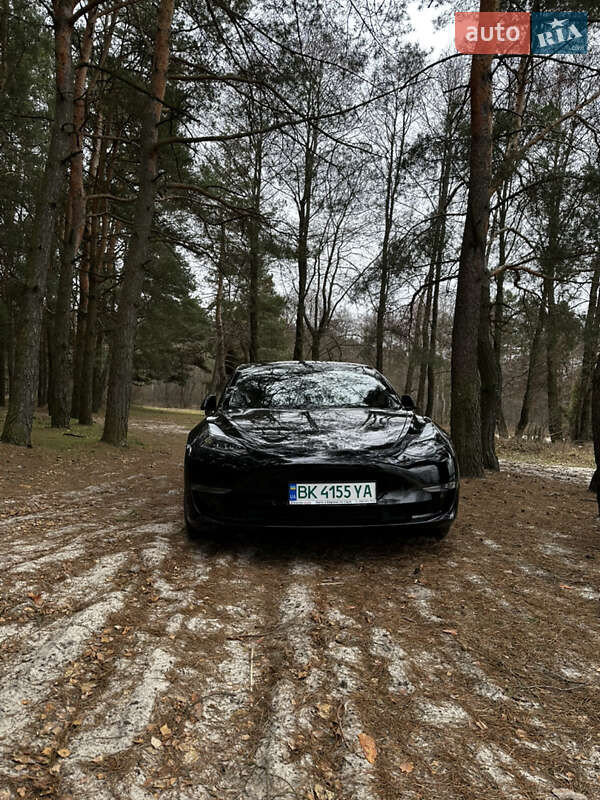 Седан Tesla Model 3 2020 в Нововолынске
