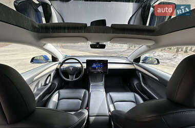 Седан Tesla Model 3 2022 в 