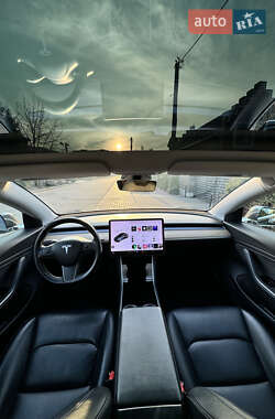 Седан Tesla Model 3 2018 в 