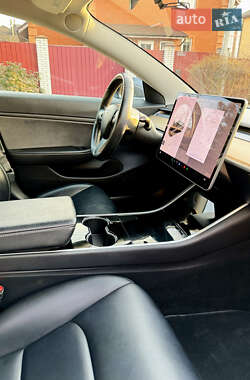 Седан Tesla Model 3 2018 в 