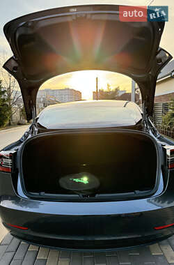 Седан Tesla Model 3 2018 в 
