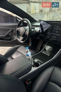 Седан Tesla Model 3 2019 в 