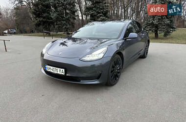 Седан Tesla Model 3 2021 в Киеве