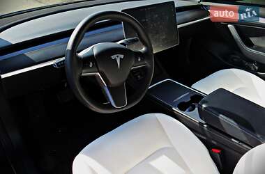 Седан Tesla Model 3 2021 в 
