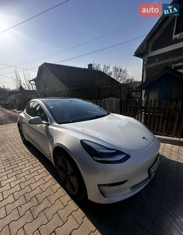 Седан Tesla Model 3 2019 в Черновцах