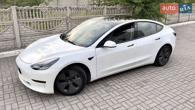 Седан Tesla Model 3 2022 в Запоріжжі