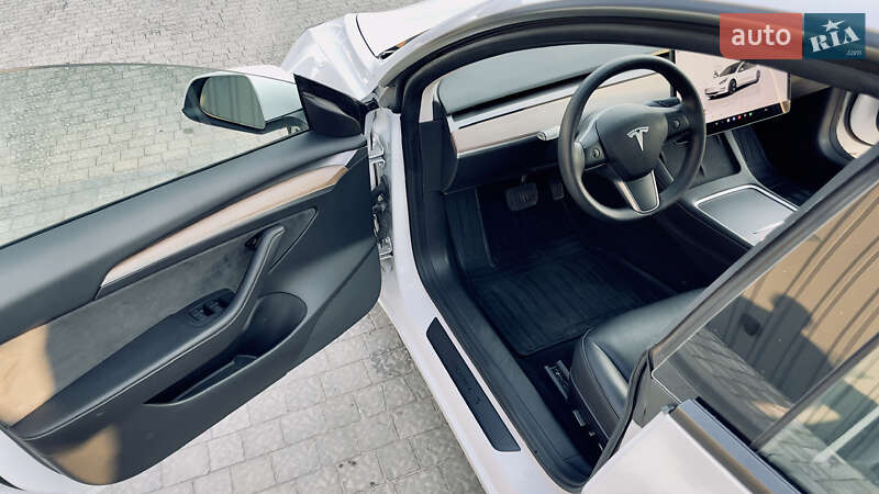 Седан Tesla Model 3 2022 в Запоріжжі