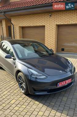 Седан Tesla Model 3 2021 в Луцке