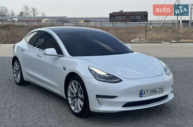 Седан Tesla Model 3 2020 в Івано-Франківську