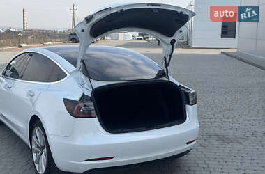 Седан Tesla Model 3 2020 в Івано-Франківську