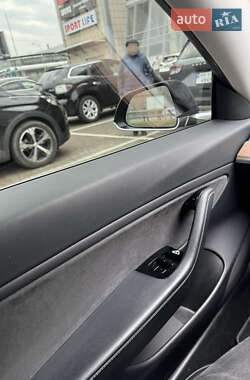 Седан Tesla Model 3 2018 в 