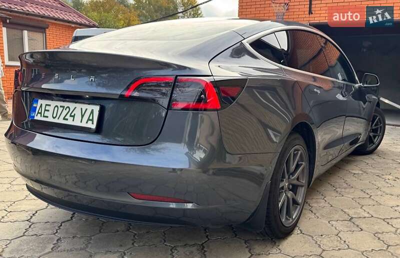 Седан Tesla Model 3 2020 в Днепре
