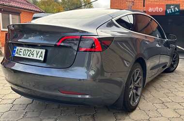 Седан Tesla Model 3 2020 в 