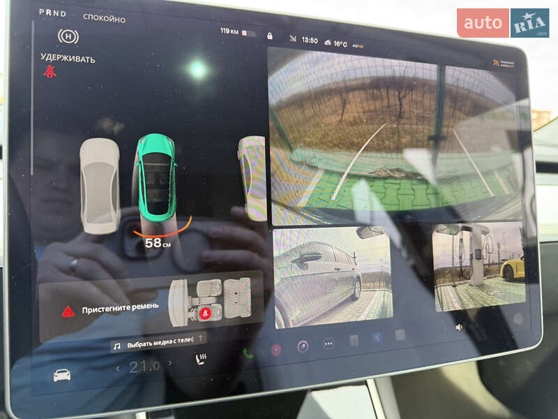 Седан Tesla Model 3 2019 в Черновцах