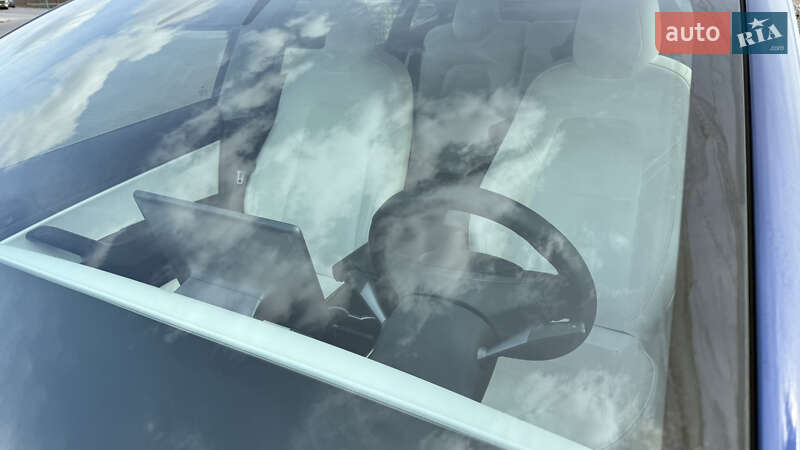 Седан Tesla Model 3 2019 в Черновцах