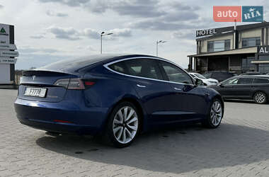 Седан Tesla Model 3 2019 в Черновцах