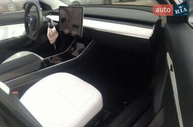 Седан Tesla Model 3 2019 в Черновцах