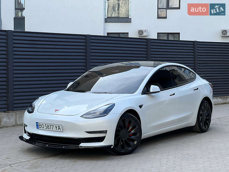 Седан Tesla Model 3 2023 в Хмельницком