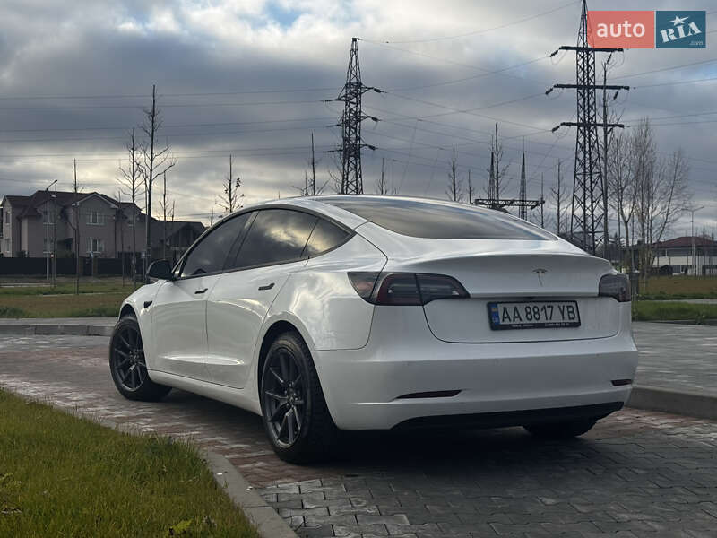 Седан Tesla Model 3 2022 в Киеве