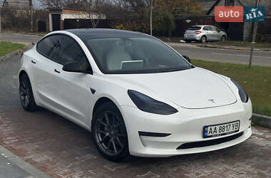 Седан Tesla Model 3 2022 в 