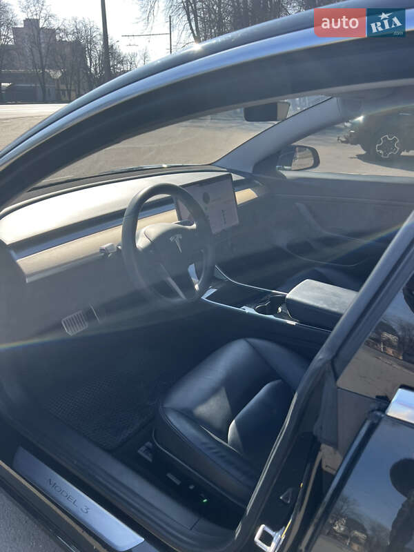 Седан Tesla Model 3 2020 в Полтаві