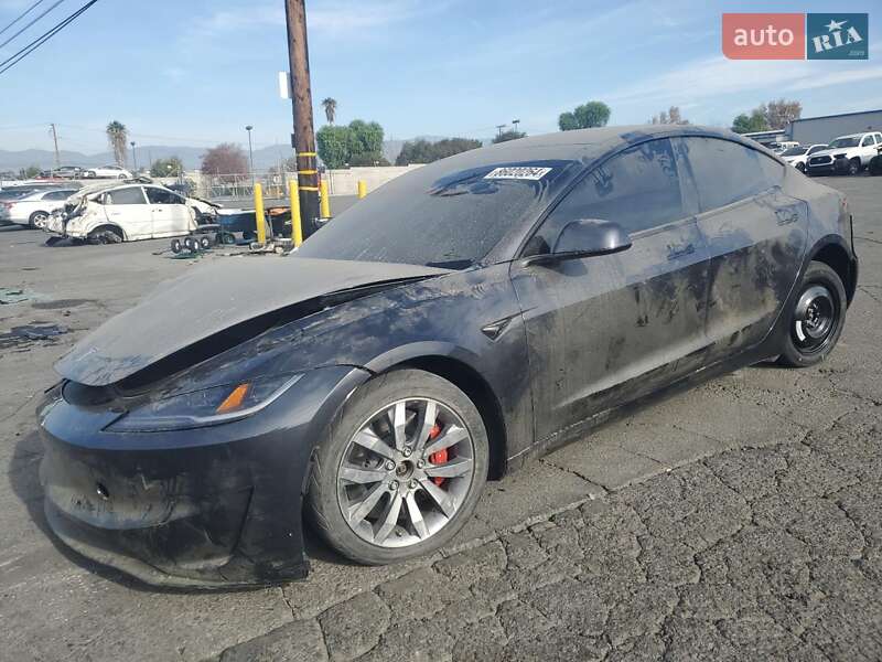 Седан Tesla Model 3 2024 в 