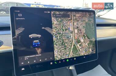 Седан Tesla Model 3 2022 в 