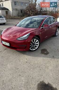 Седан Tesla Model 3 2018 в Львове