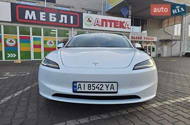 Седан Tesla Model 3 2024 в 