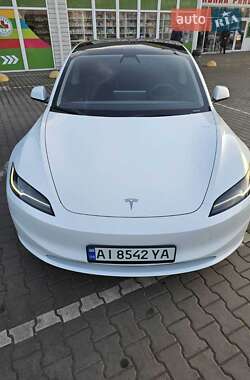 Седан Tesla Model 3 2024 в 