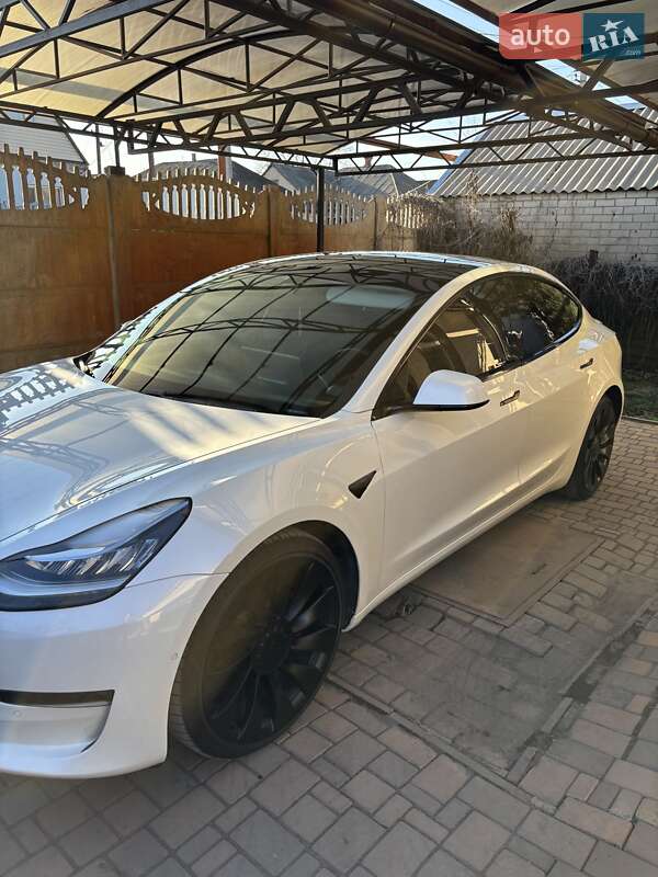 Седан Tesla Model 3 2019 в Дніпрі