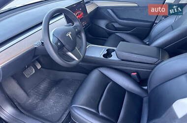 Седан Tesla Model 3 2022 в 