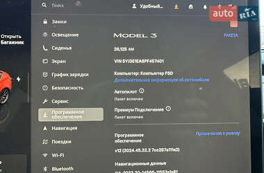 Седан Tesla Model 3 2022 в 