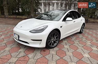 Седан Tesla Model 3 2021 в 