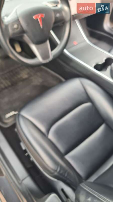 Седан Tesla Model 3 2019 в Дніпрі
