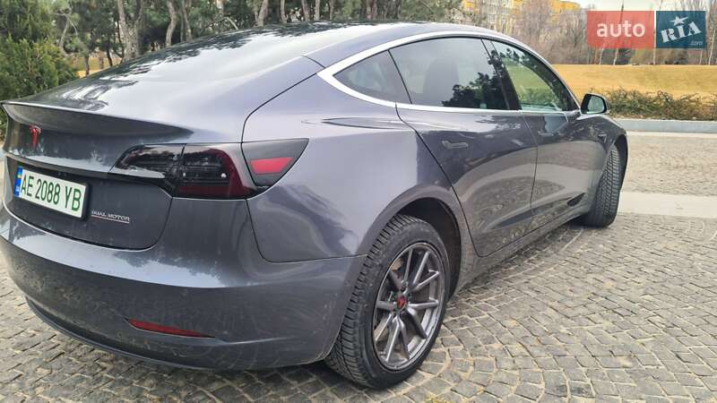 Седан Tesla Model 3 2019 в Дніпрі