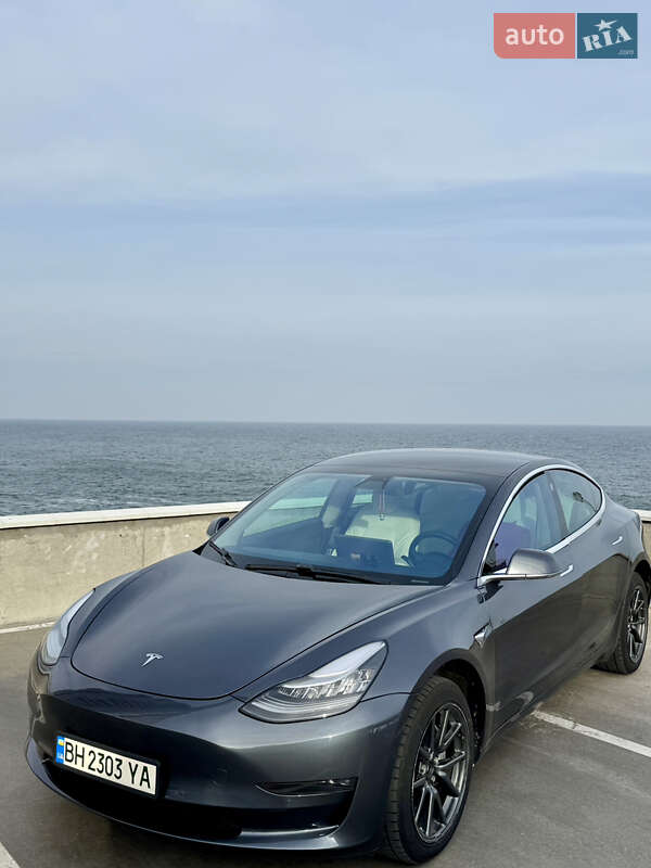 Седан Tesla Model 3 2019 в Одесі