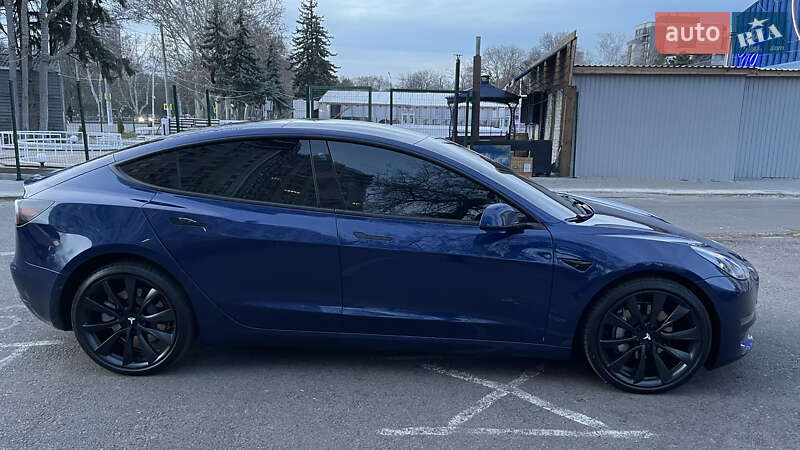 Седан Tesla Model 3 2022 в Одесі