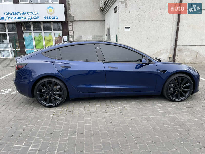 Седан Tesla Model 3 2022 в Одесі