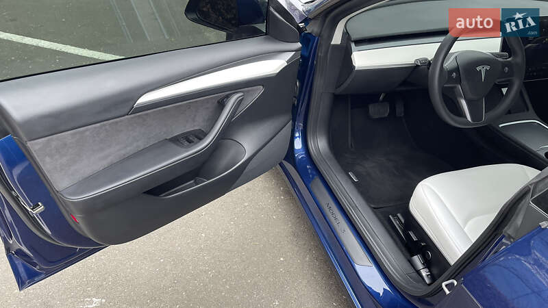 Седан Tesla Model 3 2022 в Одесі
