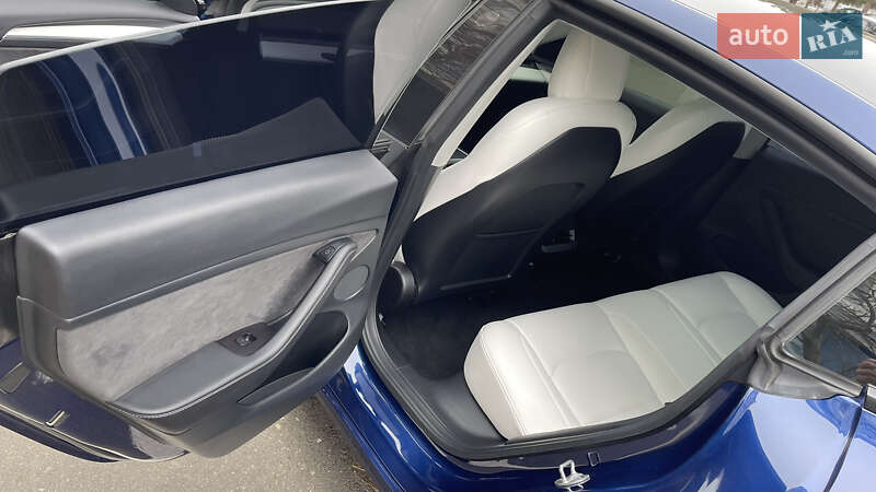 Седан Tesla Model 3 2022 в Одесі