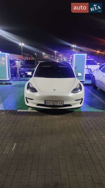 Tesla Model 3 2022