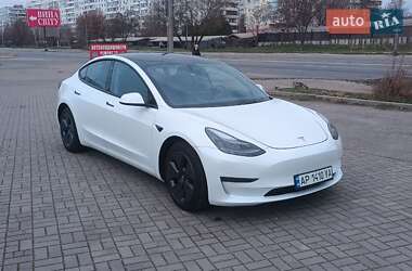 Седан Tesla Model 3 2023 в 
