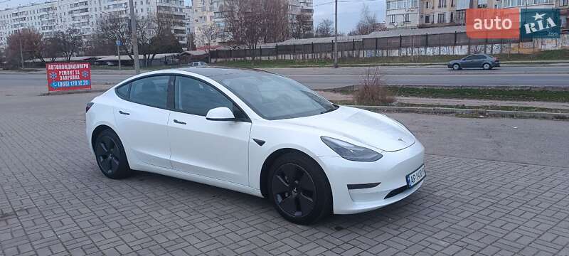 Tesla Model 3 2023
